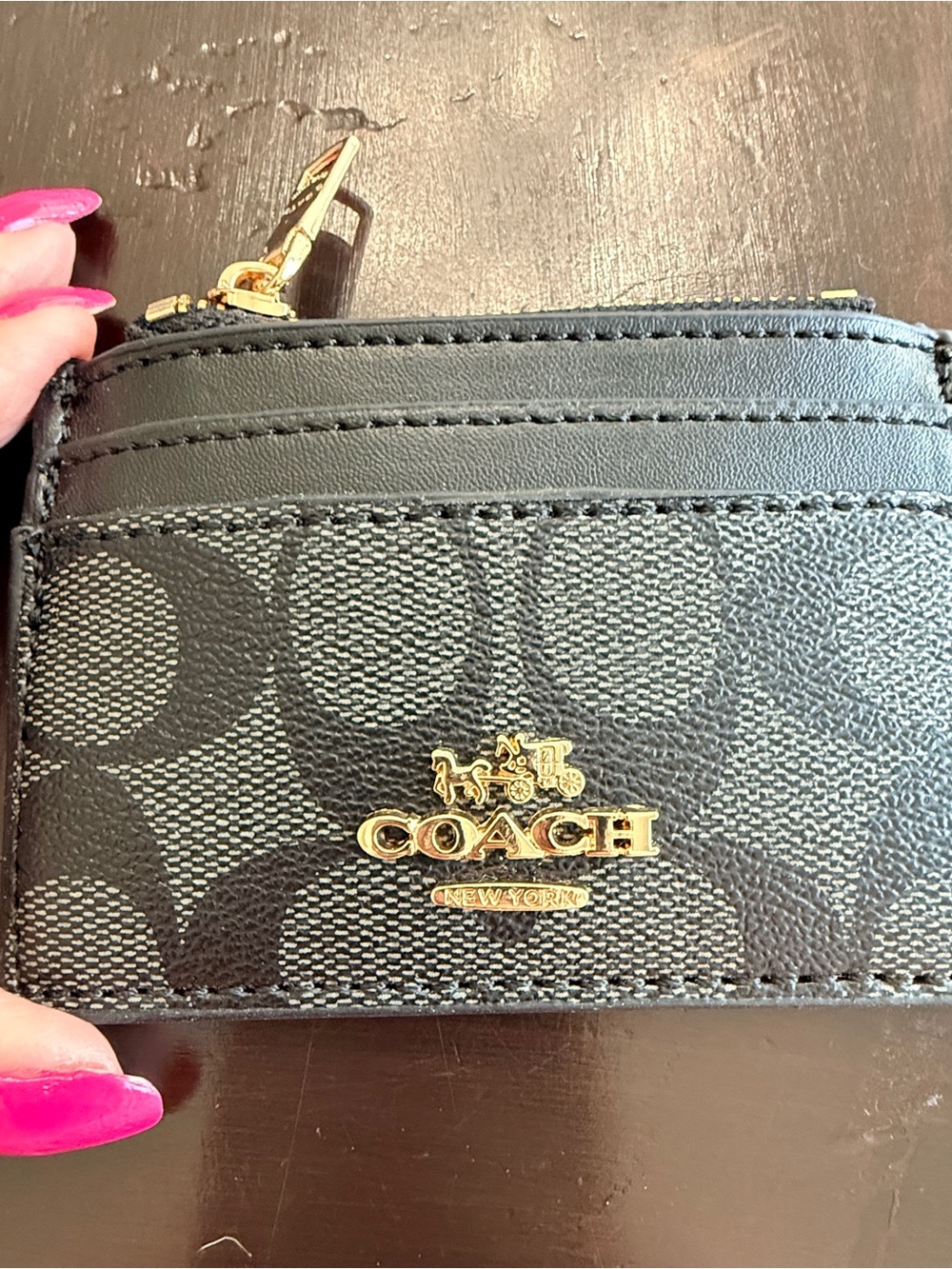 Coach NWT 3-Piece Gift Set
Mini Crossbody, Wristlet & Card
Holder/Keychain - Picture 11 of 16
